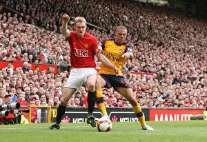 Images Dated 16th May 2009: Kieran Gibbs (Arsenal) Darren Fletcher (Man United)