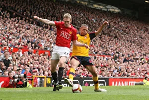 Manchester United v Arsenal 2008-09 Collection: Kieran Gibbs (Arsenal) Darren Fletcher (Man United)