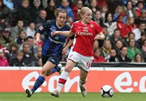Images Dated 4th May 2009: Kim Little (Arsenal) Lucy Staniforth (Sunderland)