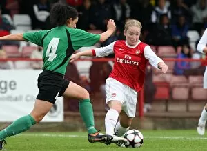 Kim Little (Arsenal) Maja Dimitrijevic (ZFK). Arsenal Ladies 9: 0 ZFK Masinac