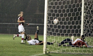 Images Dated 9th October 2008: Kim Little scores her 1st goal Arsenals 3rd