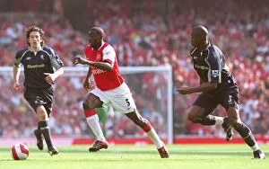 Arsenal v Bolton 2006-7 Collection: Kolo Toure (Arsenal) Abdoulaye Meite (Bolton)