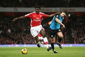 Toure Kolo Gallery: Kolo Toure (Arsenal) Gareth Barry (Aston Villa)