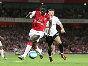 Kolo Toure (Arsenal) Marek Kulic (Sparta Prague)