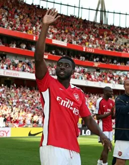 Kolo Toure (Arsenal) waves to the fans after the match