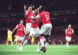 Arsenal v Liverpool 2006-07 Collection: Kolo Toure celebrates scoring Arsenals 2nd goal with Thierry Henry