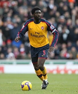 Images Dated 1st November 2008: Kolo Toure Leads Arsenal to Victory: 1-2 Over Stoke City, Barclays Premier League, 2008
