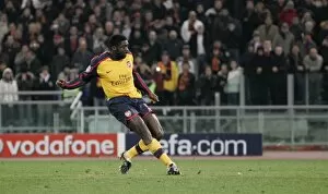 Kolo Toure scores for Arsenal from the penalty spot
