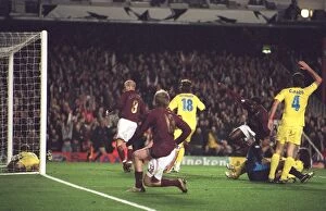 Arsenal v Villarreal 2005-6 Gallery: Kolo Toure scores Arsenals 1st goal. Arsenal 1: 0 Villareal
