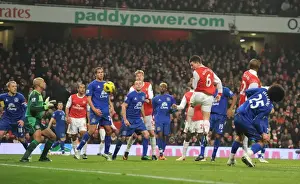 Koscielny Scores the Second: Arsenal Leads 2-1 over Everton