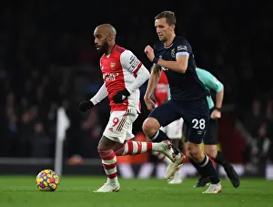Lacazette's Slick Moves: Outsmarting Soucek in Arsenal's Premier League Victory