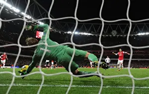 Last-Minute Drama: Schwarzer Saves Arteta's Penalty vs. Arsenal (Arsenal v Fulham 2012-13)