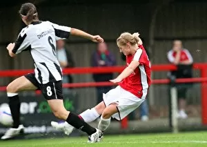 Arsenal Ladies v POAL Thessaloniki 2009-10 Gallery: Laura Coombs scores Arsenals 9th goal