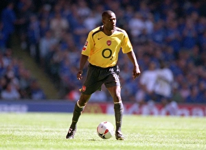 Lauren Collection: Lauren (Arsenal). Arsenal 1: 2 Chelsea. FA Community Shield