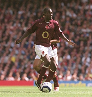 Lauren Collection: Lauren (Arsenal). Arsenal 2: 0 Newcastle United. FA Premier League
