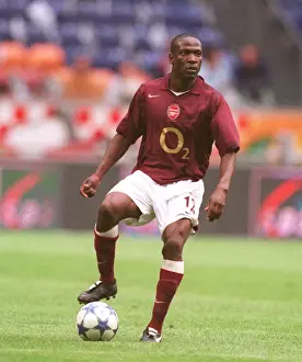 Lauren's Victory: Arsenal's 2-1 Win Against Porto at the Amsterdam Tournament, 2005