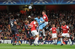 Koscielny Laurent Collection: Laurent Koscielny (Arsenal) Felipe (Braga). Arsenal 6: 0 SC Braga, UEFA Champions League