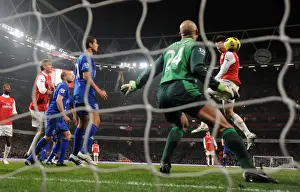 Laurent Koscielny scores Arsenals 2nd goal past Tim Howard (Everton)