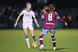Leah Williamson in Action: Arsenal vs. West Ham United, FA Women's Super League
