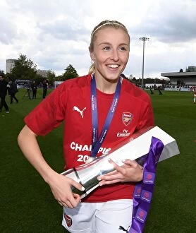 Images Dated 11th May 2019: Leah Williamson and the Arsenal Women's Team Celebrate WSL Title Victory