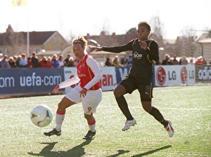 Images Dated 23rd April 2007: Lianne Sanderson (Arsenal) Elaine (Umea)