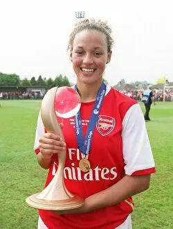 Images Dated 30th April 2007: Lianne Sanderson (Arsenal) with the European Trophy
