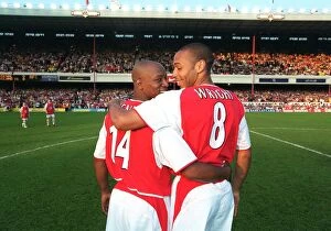 Wright Ian Collection: London Rivals Unite: Martin Keown's Testimonial, Arsenal XI vs England XI, Arsenal Stadium, 2004