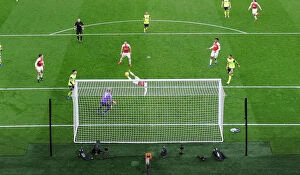 Images Dated 8th December 2018: Lucas Torreira's Goal: Arsenal's Triumph Over Huddersfield Town, Premier League 2018-19