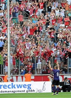 Lukas Podolski (Arsenal) waves to the Cologne fans after the match. Cologne 0:4 Arsenal Lukas Podolski (Arsenal) waves to the Cologne fans after the match. Cologne 0:4 Arsenal