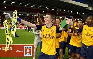 Images Dated 26th May 2009: Luke Ayling (Arsenal) with the youth cup trophy