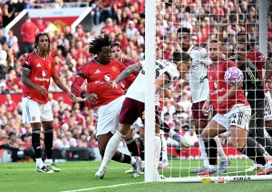 Manchester United v Arsenal - Premier League