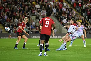 Manchester United vs. Arsenal: Barclays Women's Super League Showdown - Alessia Russo Fires for Arsenal