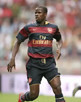 Manu Eboue in Action: Arsenal's 2-1 Win Over Lazio at Amsterdam ArenA (August 2, 2007)