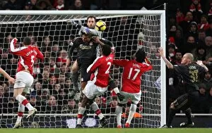 Images Dated 10th February 2010: Manuel Almunia (Arsenal) David Ngog (Liverpool). Arsenal 1: 0 Liverpool