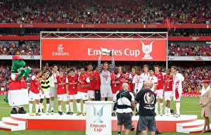 Previous season matches/matches 2010 11 arsenal v celtic 2010 11/manuel almunia arsenal lifts emirates trophy Previous season matches/matches 2010 11 arsenal v celtic 2010 11/manuel almunia arsenal lifts emirates trophy
