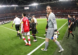 Almunia Manuel Collection: Manuel Almunia (Arsenal) walks out onto the pitch