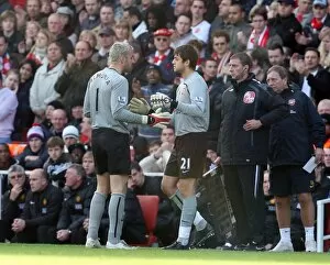 Arsenal v Manchester United 2008-09 Collection: Manuel Almunia is replaced by Lukasz Fabianski