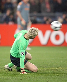 Almunia Manuel Collection: Manuel Almunia saves the penalty from Mirko Vucinic in the shoot out