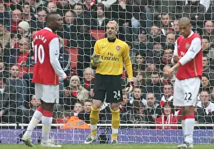 Manuel Almunia's Heroic Performance: Arsenal's Thrilling 2-1 Victory over Tottenham Hotspur (December 22, 2007)