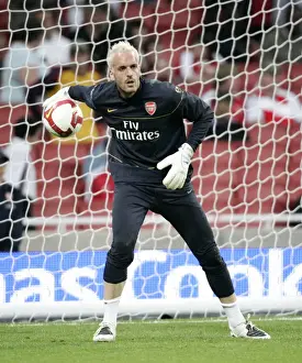 Manuel Almunia's Shut-Out: Arsenal Crushes FC Twente 4-0 in Champions League