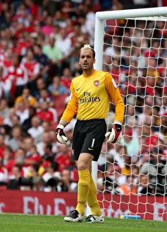 Manuel Almunia's Shut-Out: Arsenal's 3-0 Victory Over Rangers in the Emirates Cup