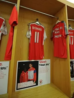 Images Dated 3rd September 2016: Marc Overmars (Arsenal) kit. Arsenal Legends 4: 2 Milan Glorie