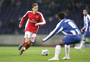 FC Porto v Arsenal 2008-9 Collection: Mark Randall (Arsenal) Freddy Guarin (FC Porto)