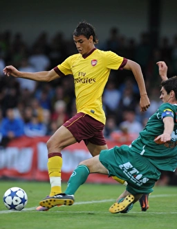 Marouane Chamakh (Arsenal) Dombi (Neusiedl). SC Neusiedl 0:4 Arsenal Marouane Chamakh (Arsenal) Dombi (Neusiedl). SC Neusiedl 0:4 Arsenal