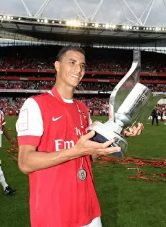 Marouane Chamakh (Arsenal) with Emirates Trophy. Arsenal 3: 2 Celtic. Emirates Cup Pre Season