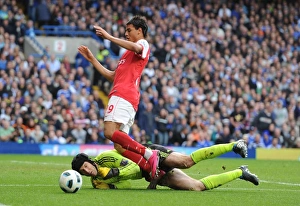 Marouane Chamakh (Arsenal) Petr Cech (Chelsea). Chelsea 2:0 Arsenal, Barclays Premier League Marouane Chamakh (Arsenal) Petr Cech (Chelsea). Chelsea 2:0 Arsenal, Barclays Premier League