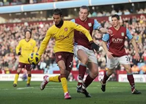 Marouane Chamakh (Arsenal) Richard Dunne (Villa). Aston Villa 2: 4 Arsenal