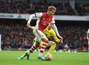 Martin Odegaard in Action: Arsenal vs. Brentford, Premier League 2021-22