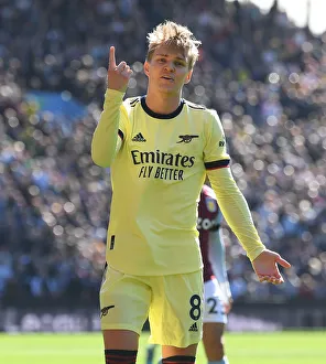 Martin Odegaard in Action: Arsenal vs. Aston Villa, Premier League 2021-22