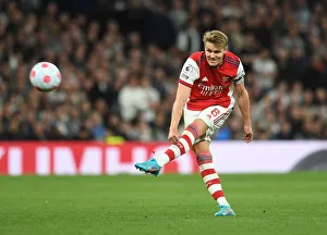 Martin Odegaard in Action: Arsenal vs. Tottenham, Premier League 2021-22 - London Derby Clash